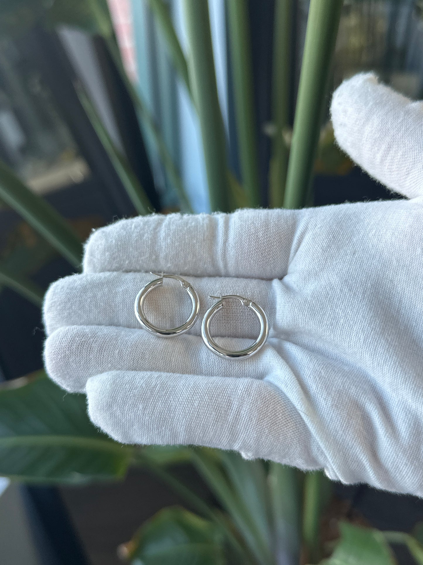 14k White Gold Plain Hoop Earrings | .75" - General Design Jewelers