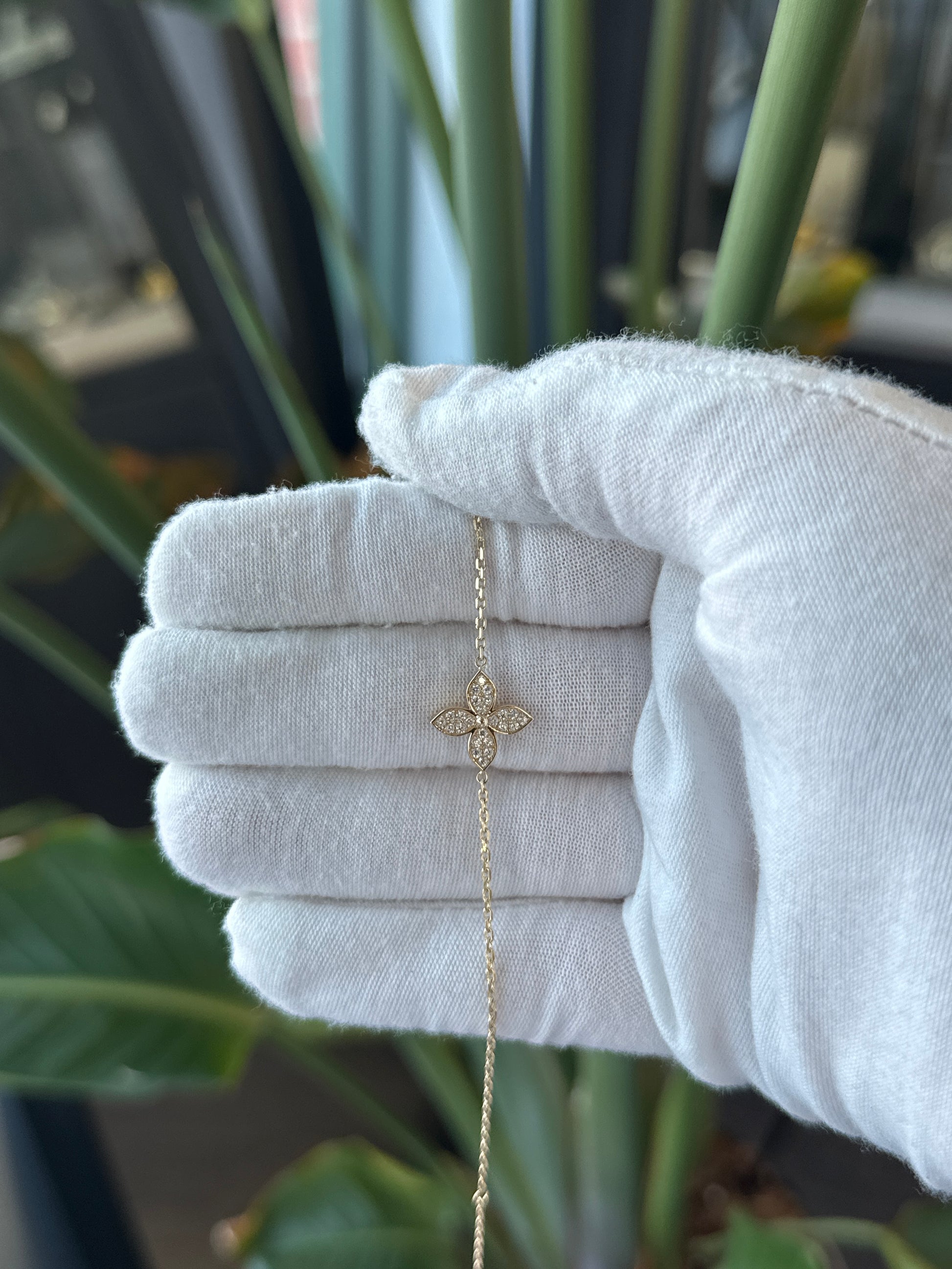 14k White Gold Clover Cable Chain Bracelet - General Design Jewelers