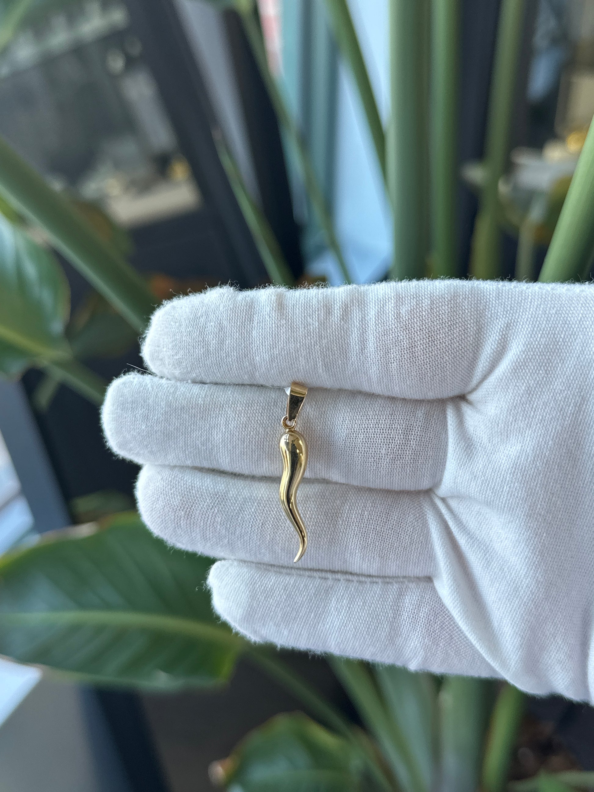 14k Yellow Gold Italian Horn Pendant 1.25" - General Design Jewelers