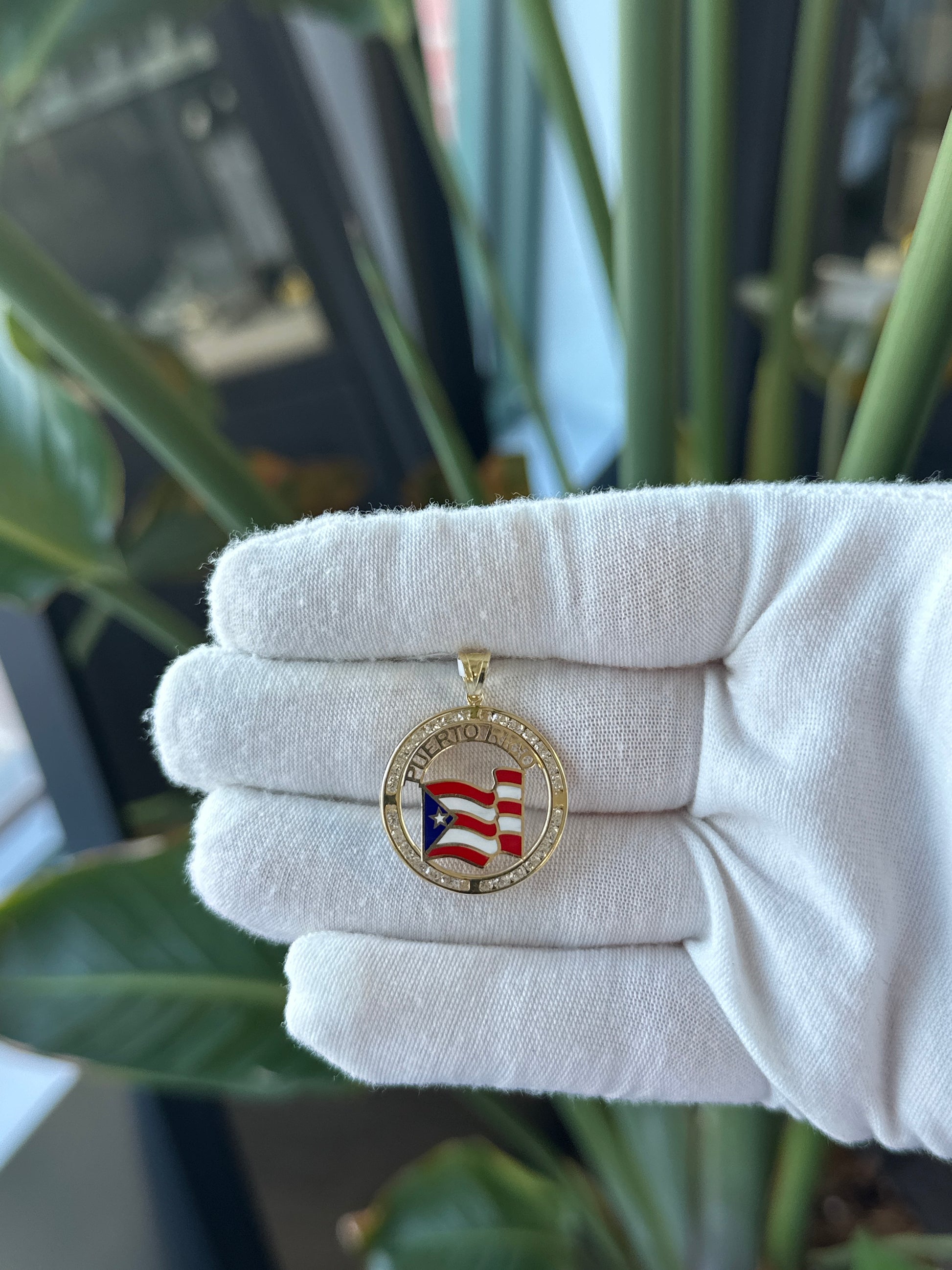 14k Yellow Gold Circle Puerto Rican Flag Pendant With Cubic Zirconium - General Design Jewelers